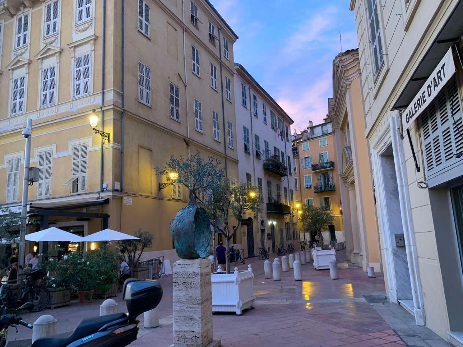 33 On The Old Historic Senate Square * Nizza